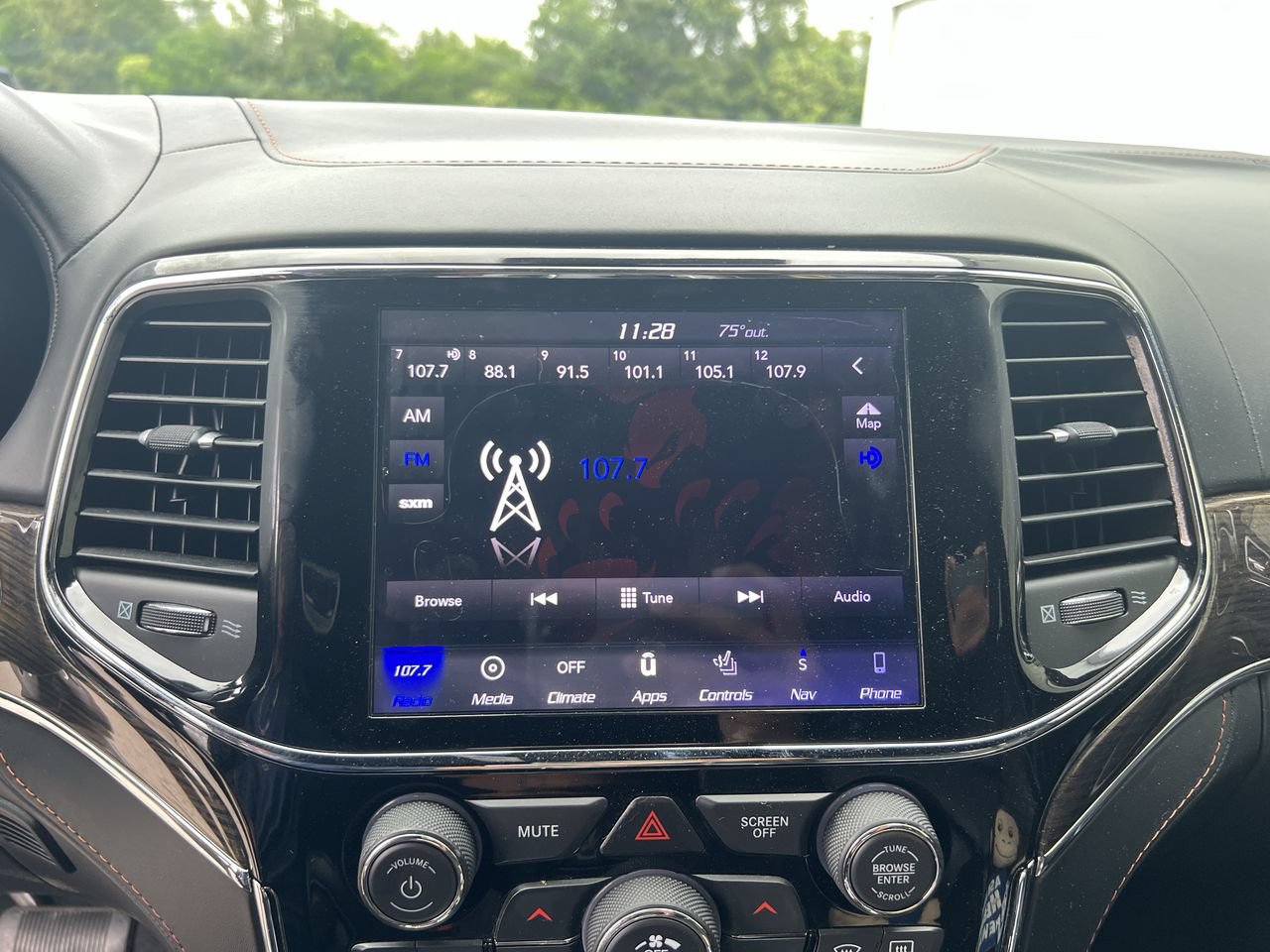 Used 2019 Jeep Grand Cherokee Summit AWD/4WD image 14