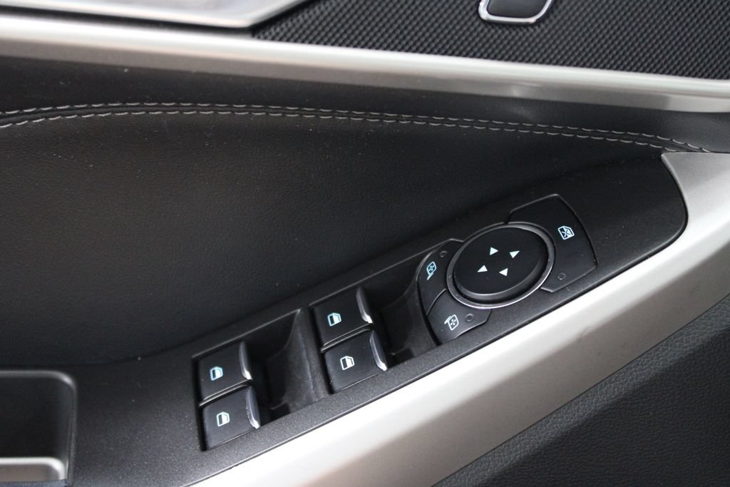 Used 2024 Ford Explorer XLT RWD image 36