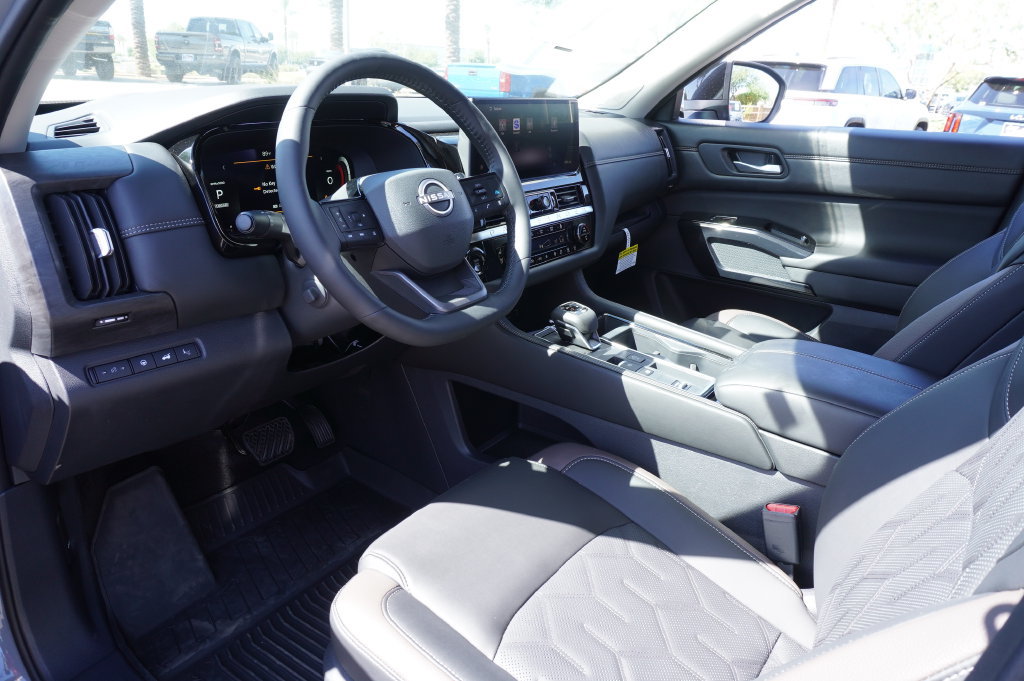 New 2026 Nissan Pathfinder Platinum FWD image 18
