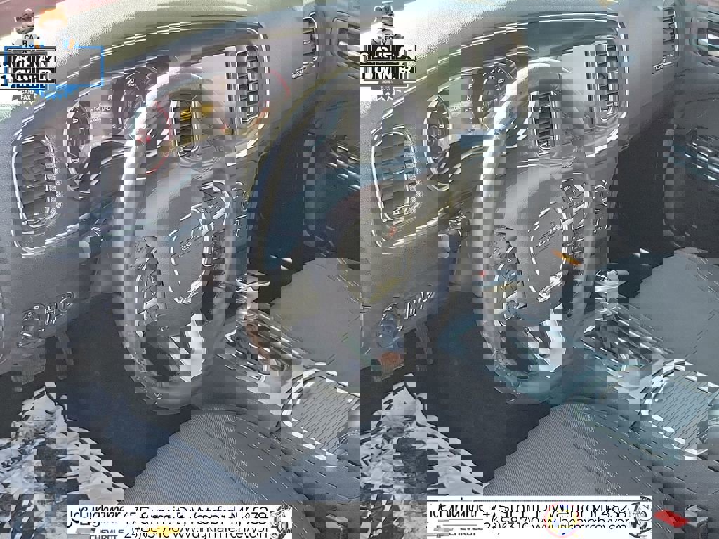 Used 2015 Dodge Charger SXT image 11