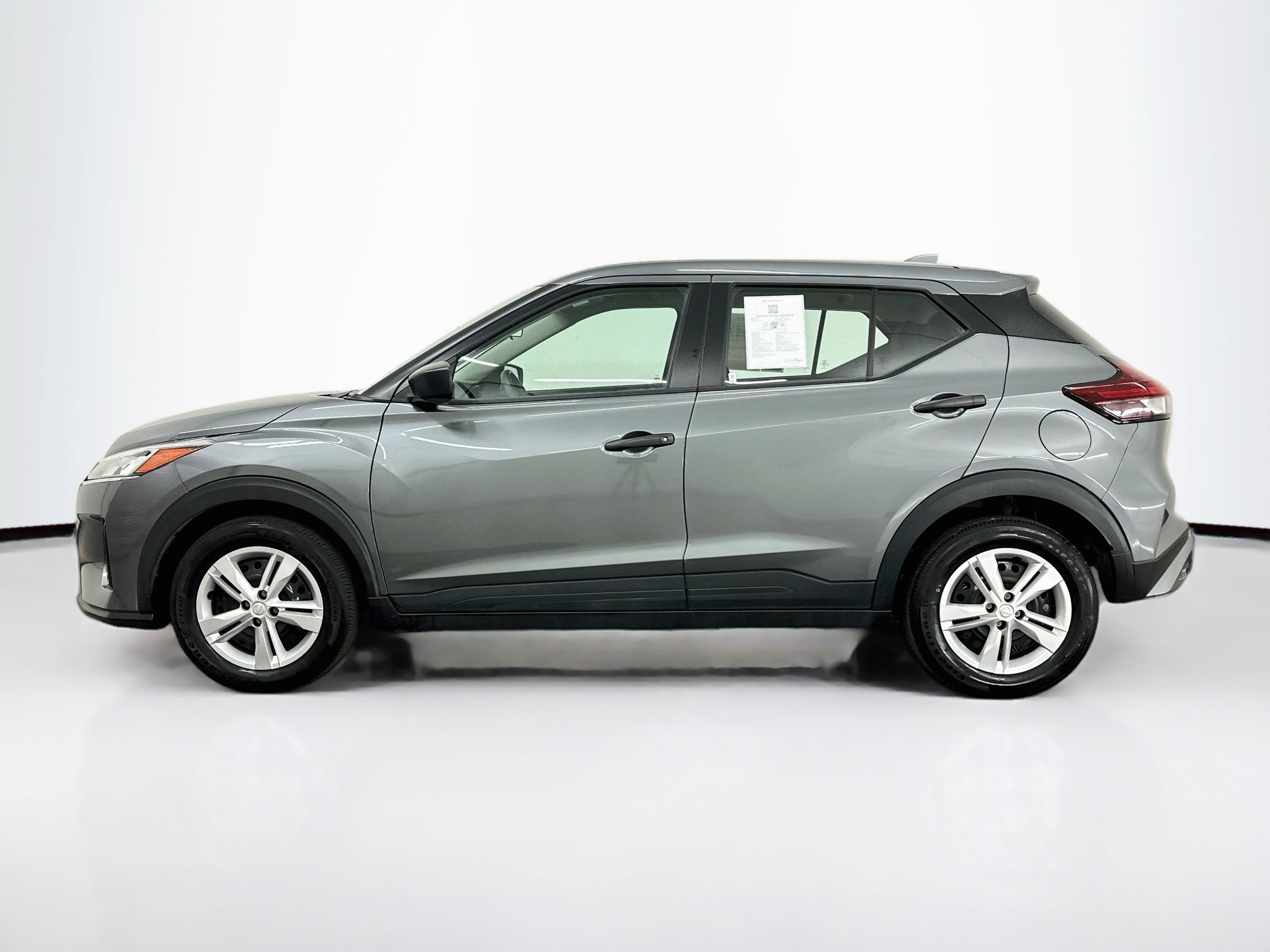 Used 2024 Nissan Kicks S FWD image 4