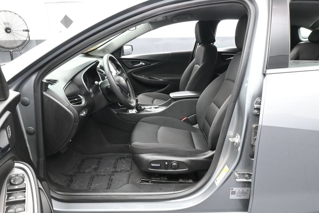 Used 2024 Chevrolet Malibu LT FWD image 11
