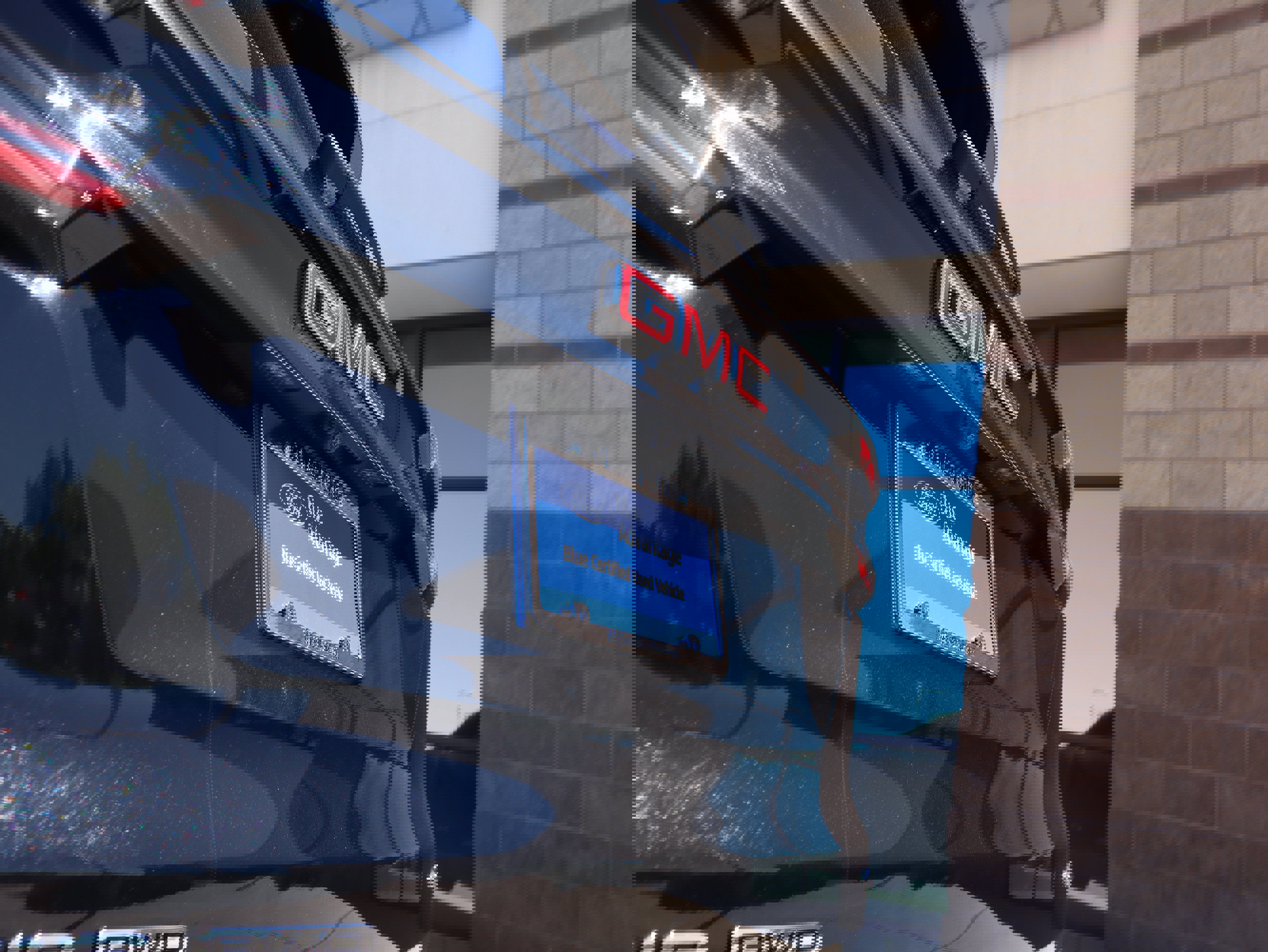 Used 2024 GMC Acadia AT4 w/ Luxury Package AWD/4WD image 19