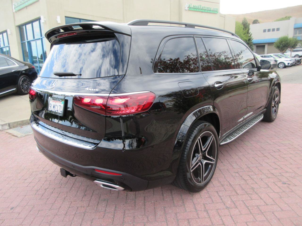 Used 2024 Mercedes-Benz GLS 450 4MATIC w/ AMG Line Exterior image 2