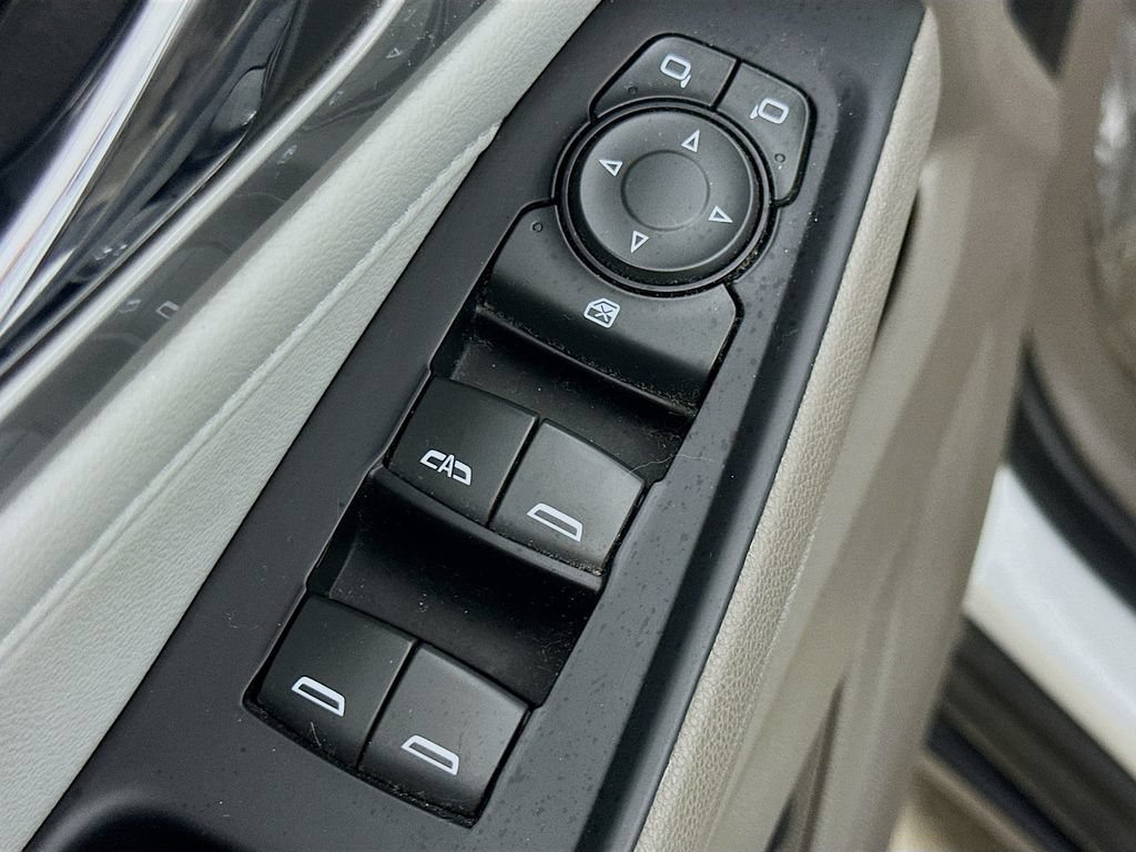 Used 2019 Chevrolet Traverse LT FWD image 20