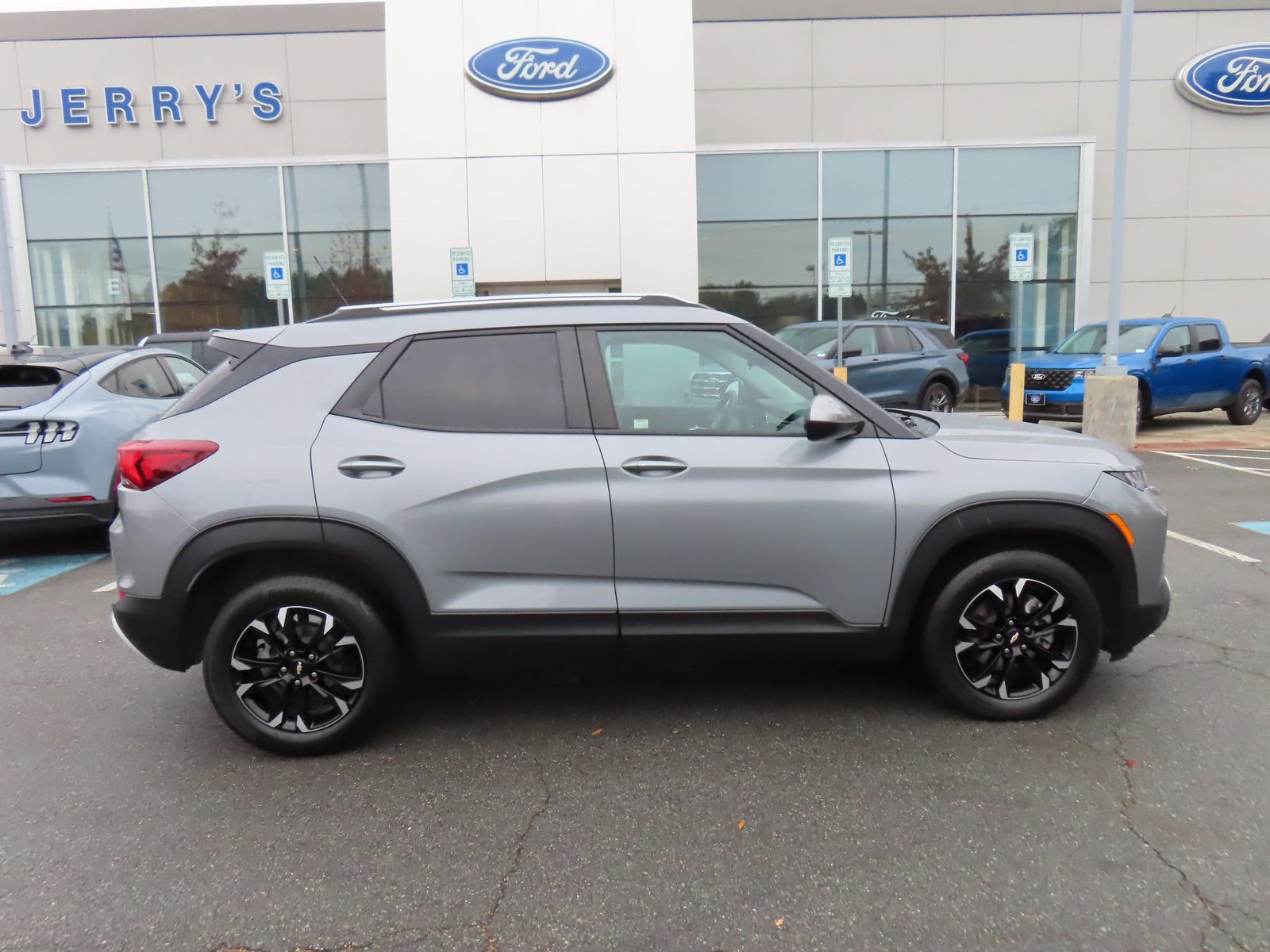 Used 2023 Chevrolet TrailBlazer LT image 4