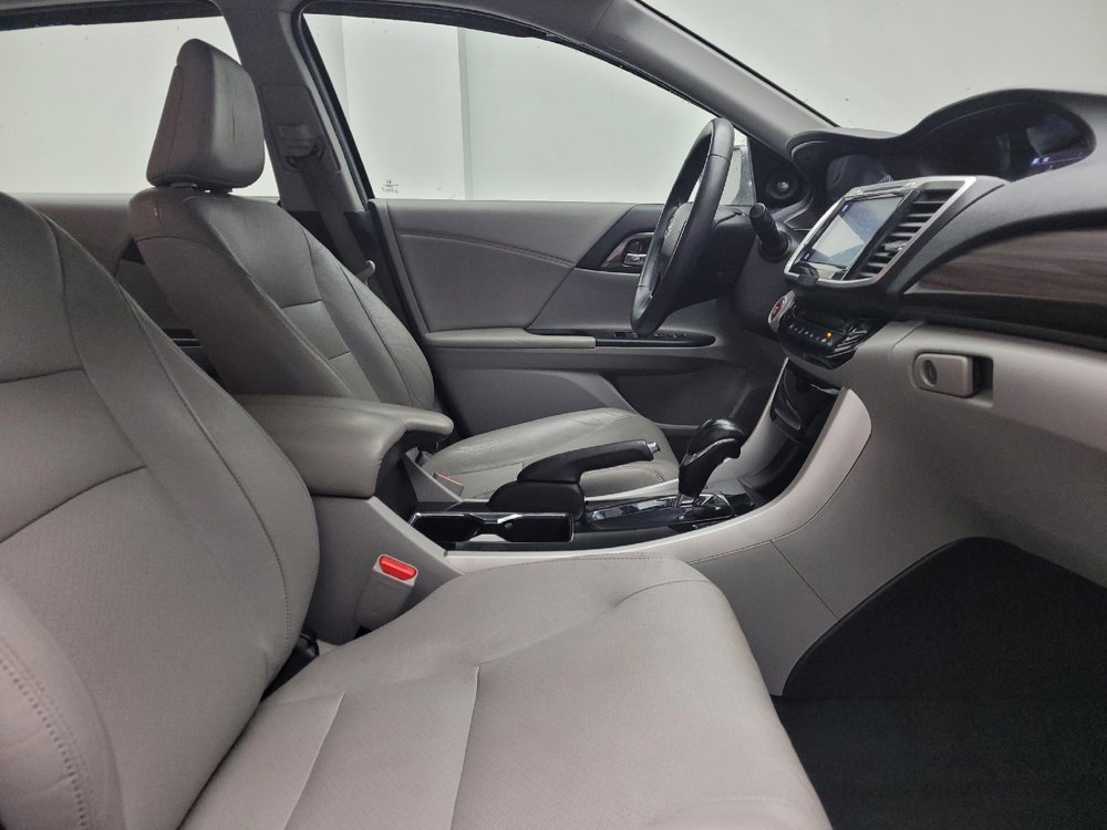 Used 2017 Honda Accord EX-L image 21