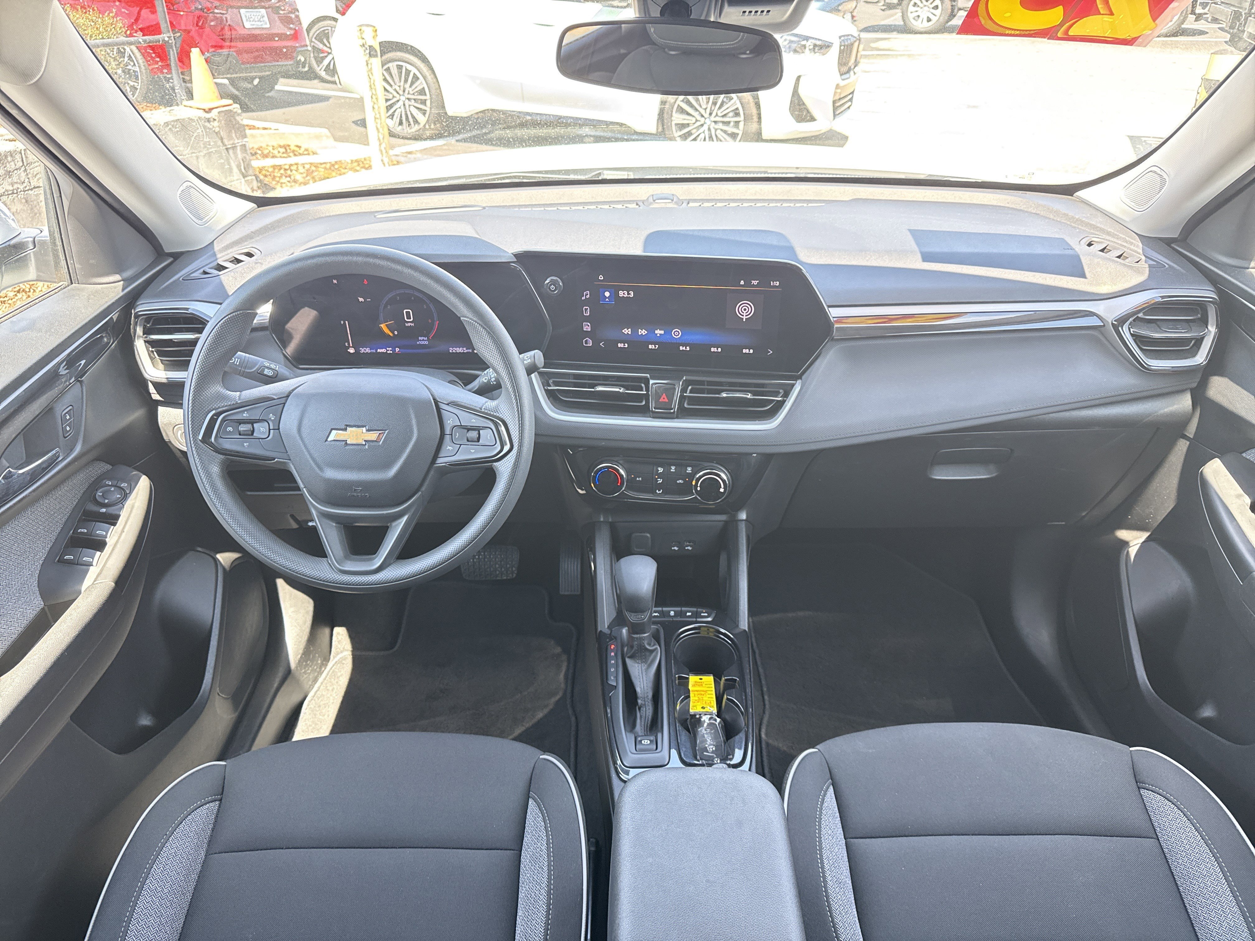 Used 2025 Chevrolet TrailBlazer LT AWD/4WD image 27