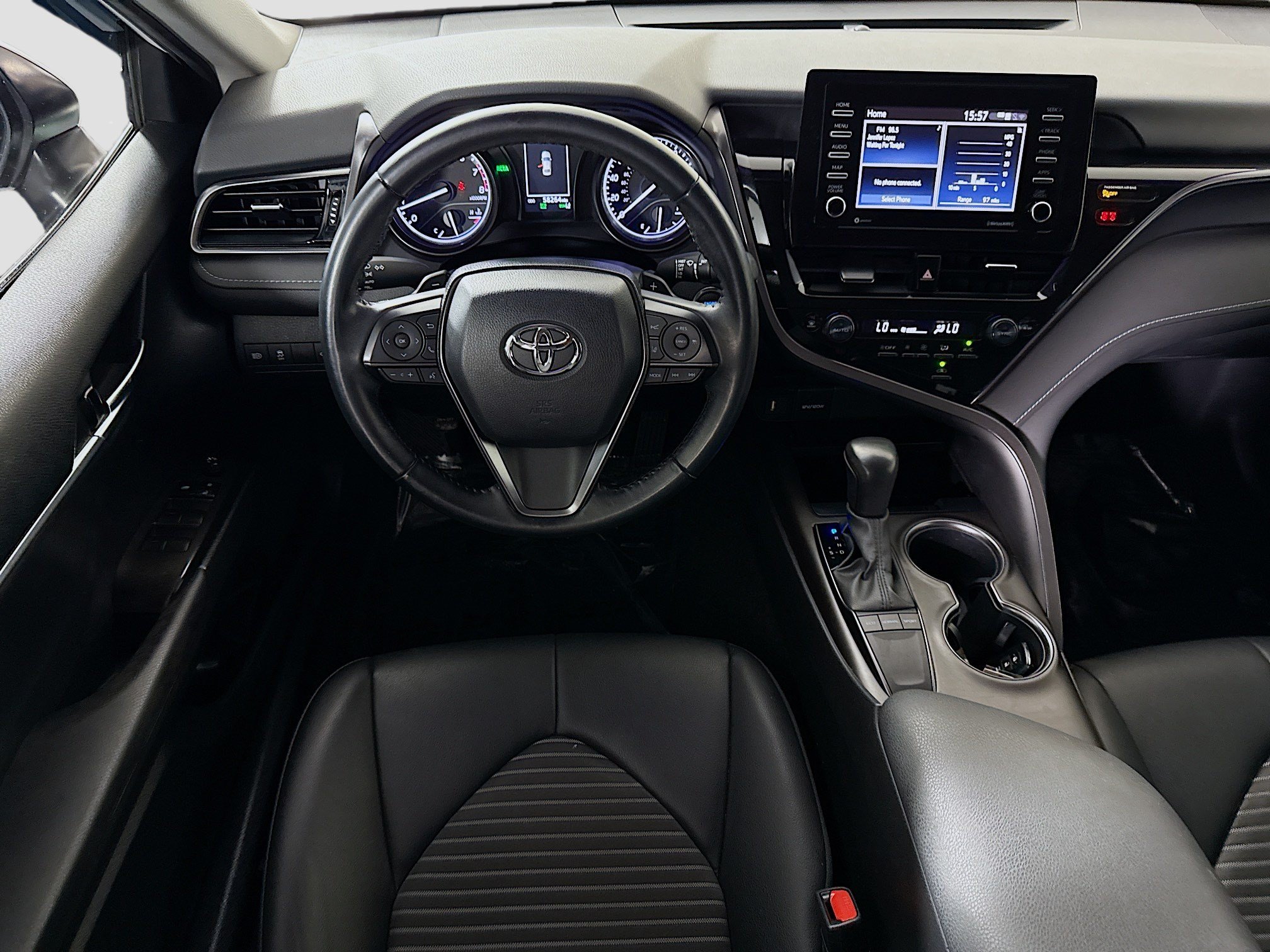 Used 2022 Toyota Camry SE w/ Convenience Package FWD image 17