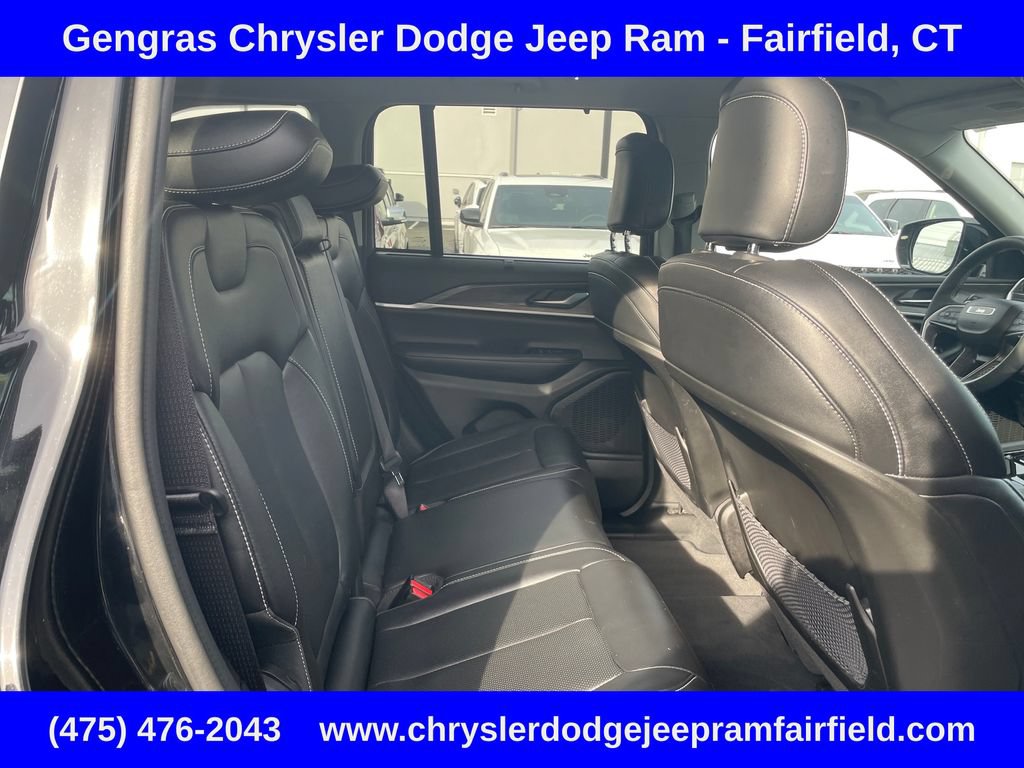 Used 2023 Jeep Grand Cherokee Limited w/ Luxury Tech Group II AWD/4WD image 23