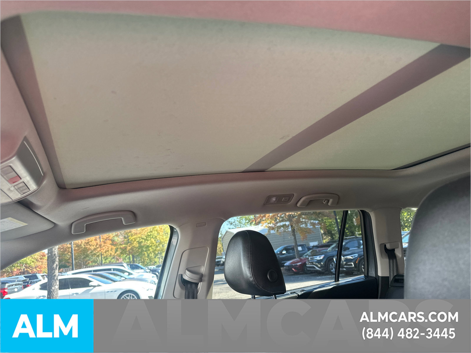 Used 2018 Volkswagen Atlas SEL FWD image 37