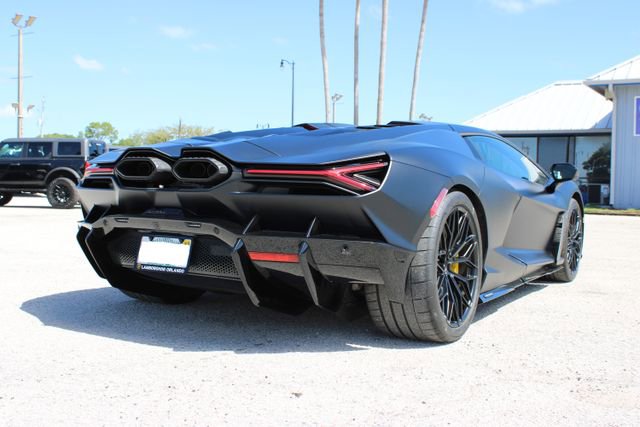 Used 2024 Lamborghini Revuelto image 7