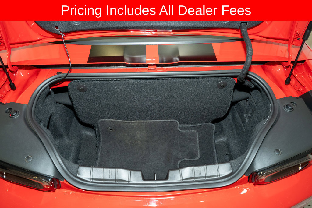 Used 2022 Chevrolet Camaro LT RWD image 8