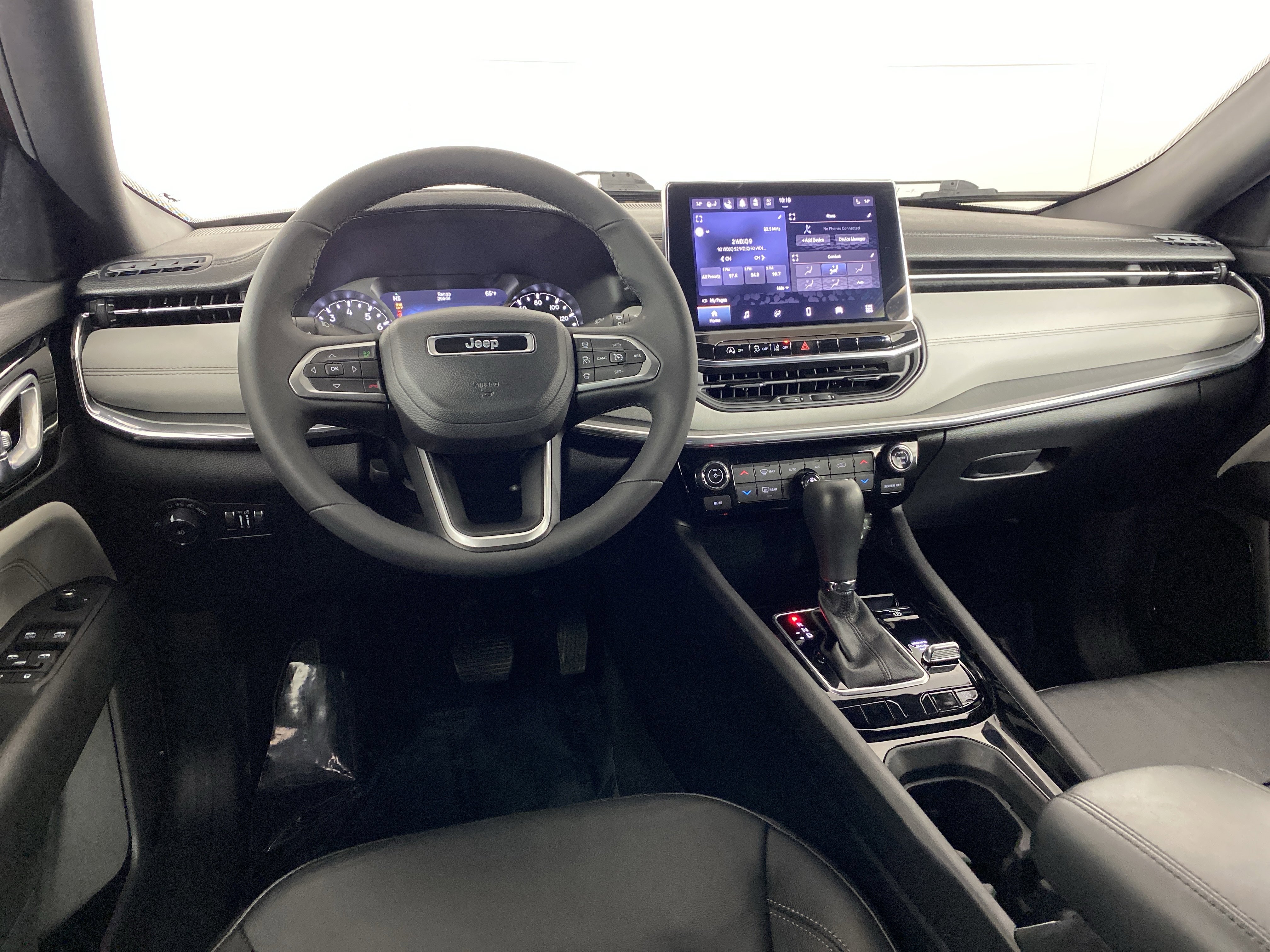 Used 2023 Jeep Compass Limited image 36