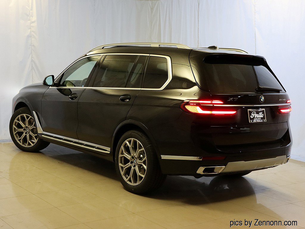Used 2026 BMW X7 xDrive40i w/ Executive Package image 8