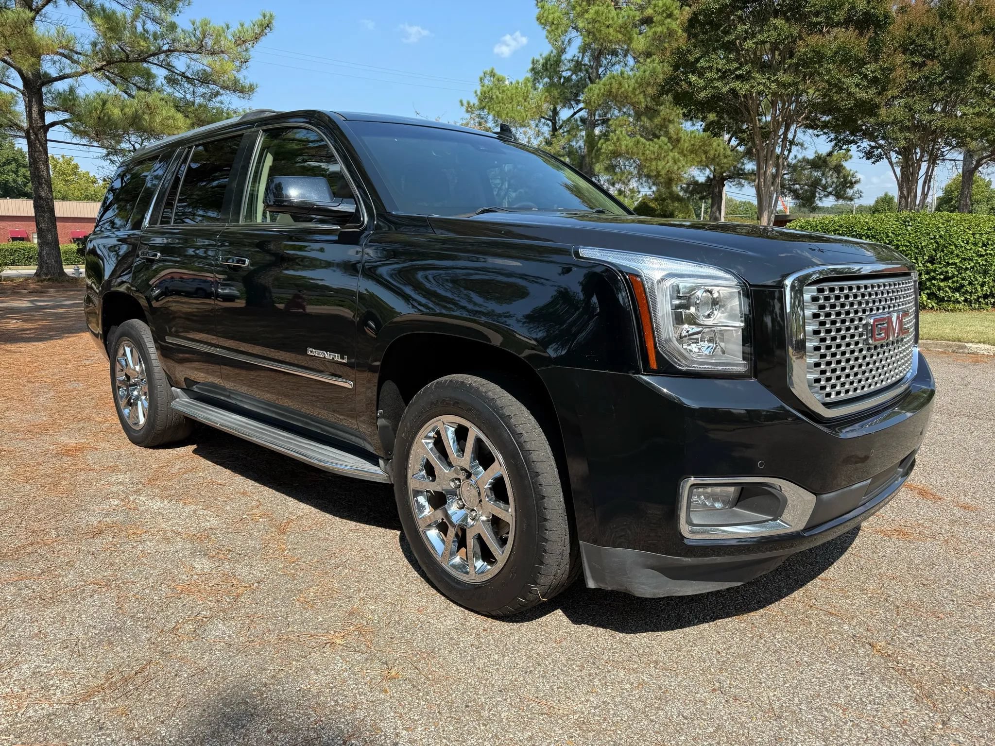 Used 2015 GMC Yukon Denali w/ Open Road Package AWD/4WD image 7