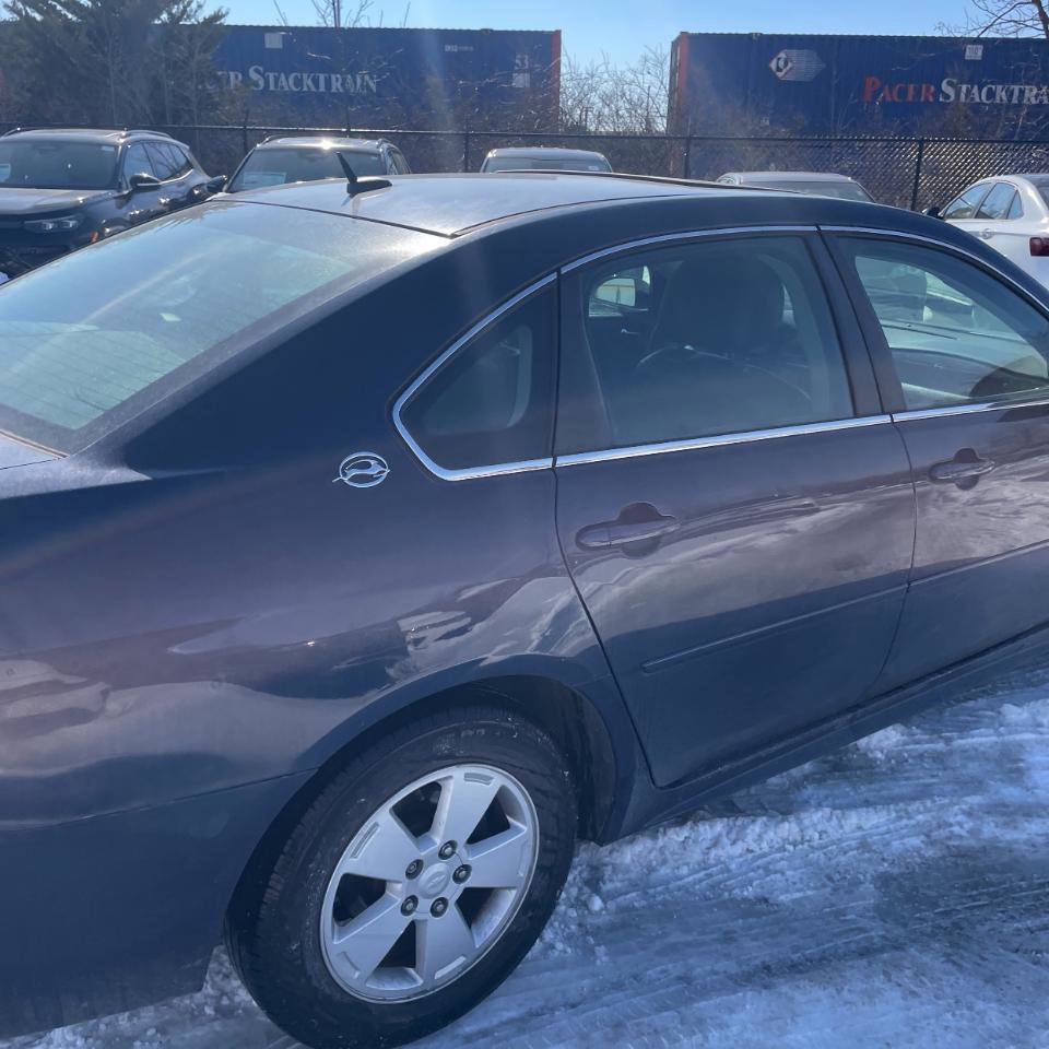 Used 2009 Chevrolet Impala LT w/ Luxury Edition Package image 12