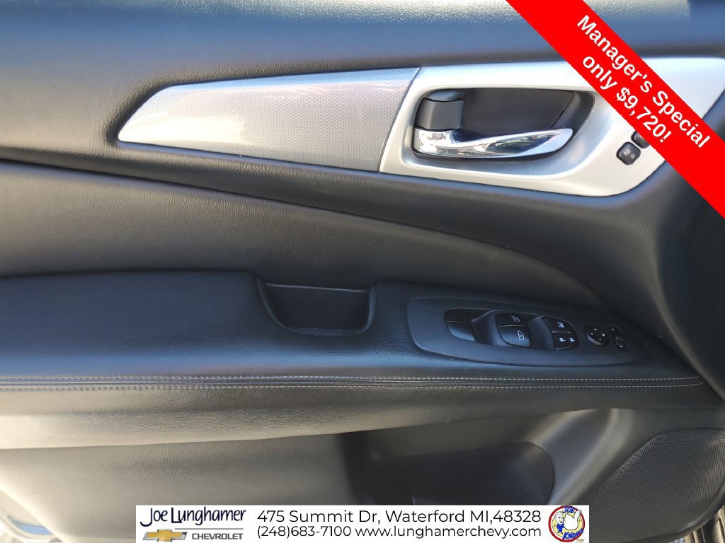 Used 2018 Nissan Pathfinder SL w/ Midnight Edition Package AWD/4WD image 23