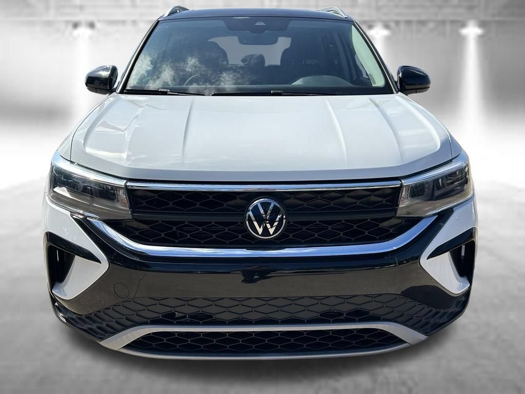 Certified 2023 Volkswagen Taos SE FWD image 8