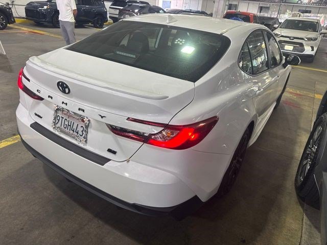 Used 2025 Toyota Camry SE w/ Convenience Package FWD image 5