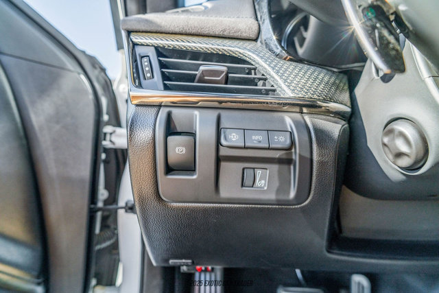 Used 2018 Cadillac CTS V w/ Luxury Package image 29