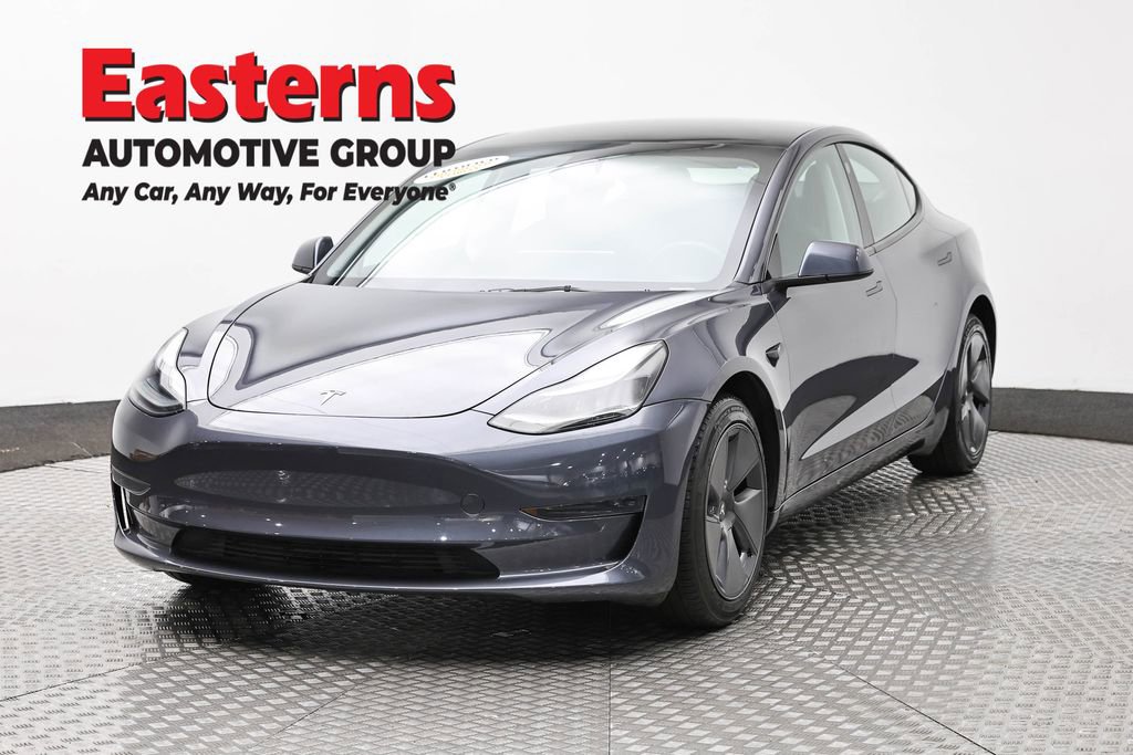 Used 2023 Tesla Model 3 Standard Range image 1