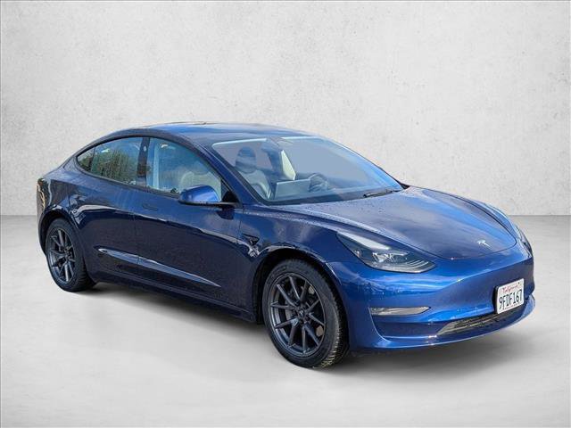 Used 2023 Tesla Model 3 Standard Range image 3