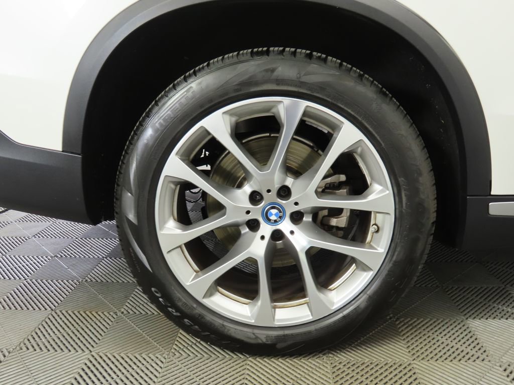 Used 2022 BMW X5 xDrive45e w/ Climate Comfort Package image 31