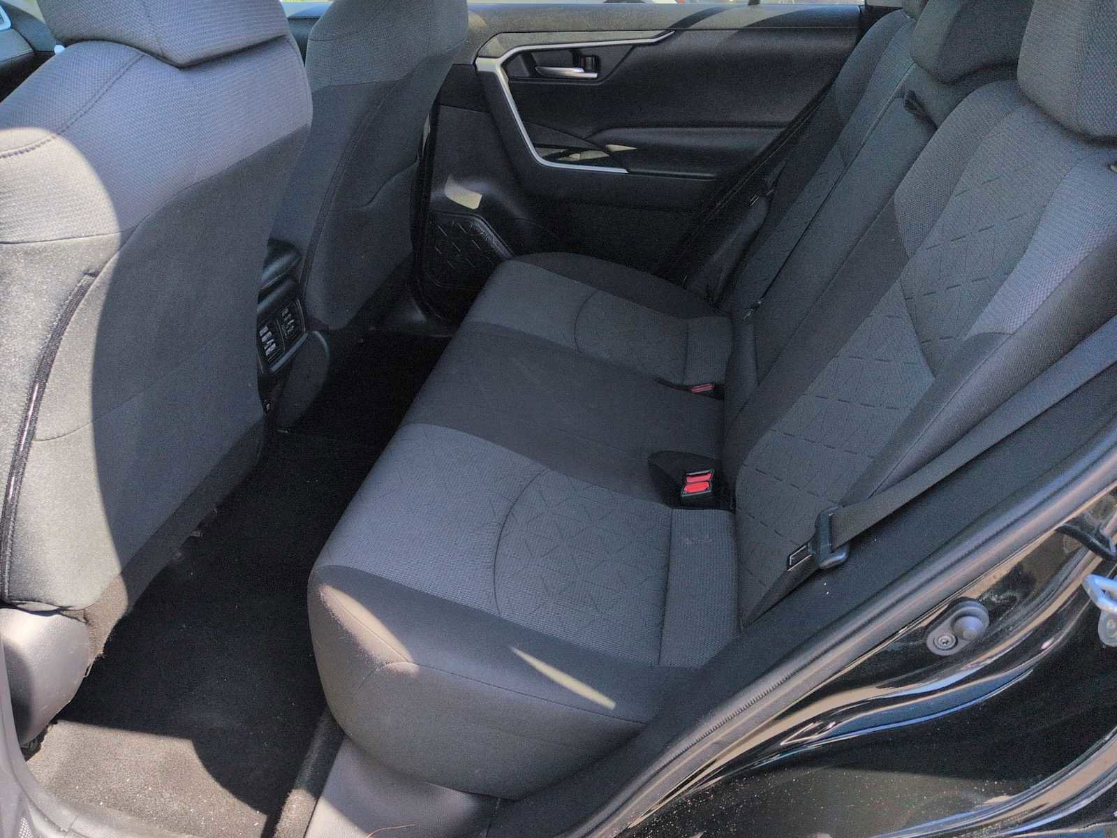 Used 2020 Toyota RAV4 XLE w/ Convenience Package image 21