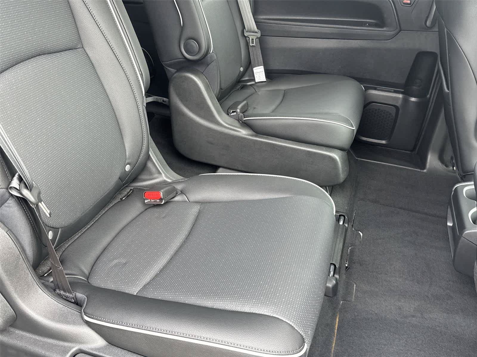Used 2026 Honda Odyssey Elite image 16