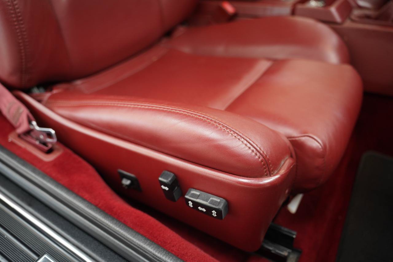 Used 1993 Cadillac Allante FWD image 27