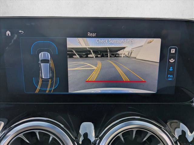 Used 2025 Mercedes-Benz GLB 250 image 11