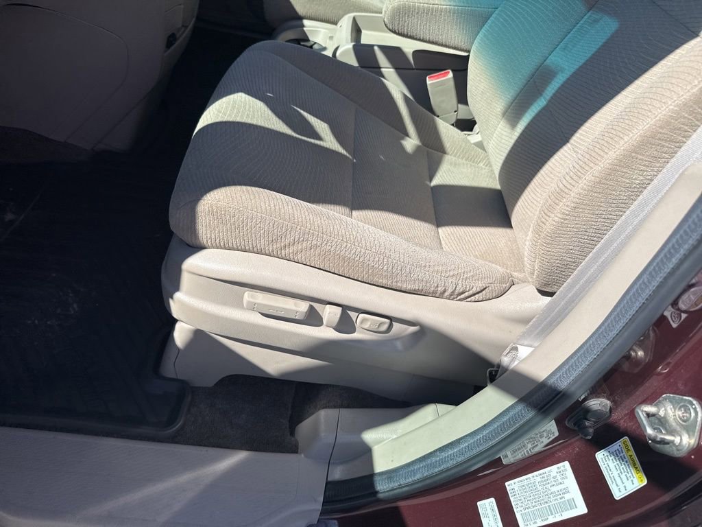Used 2012 Honda Odyssey EX image 18