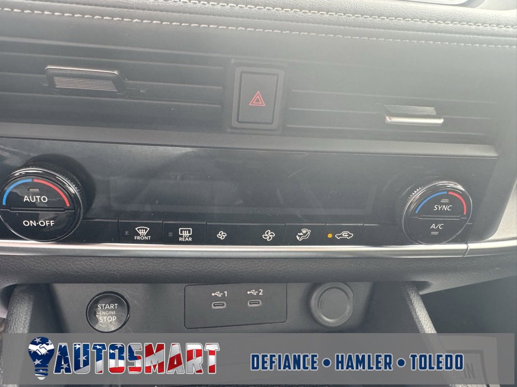 Used 2025 Nissan Rogue SV image 15