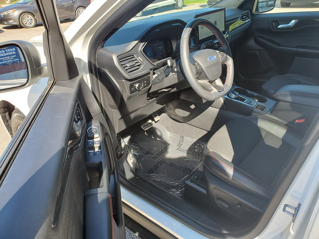 Certified 2023 Ford Escape ST-Line w/ Tech Pack #1 AWD/4WD image 11