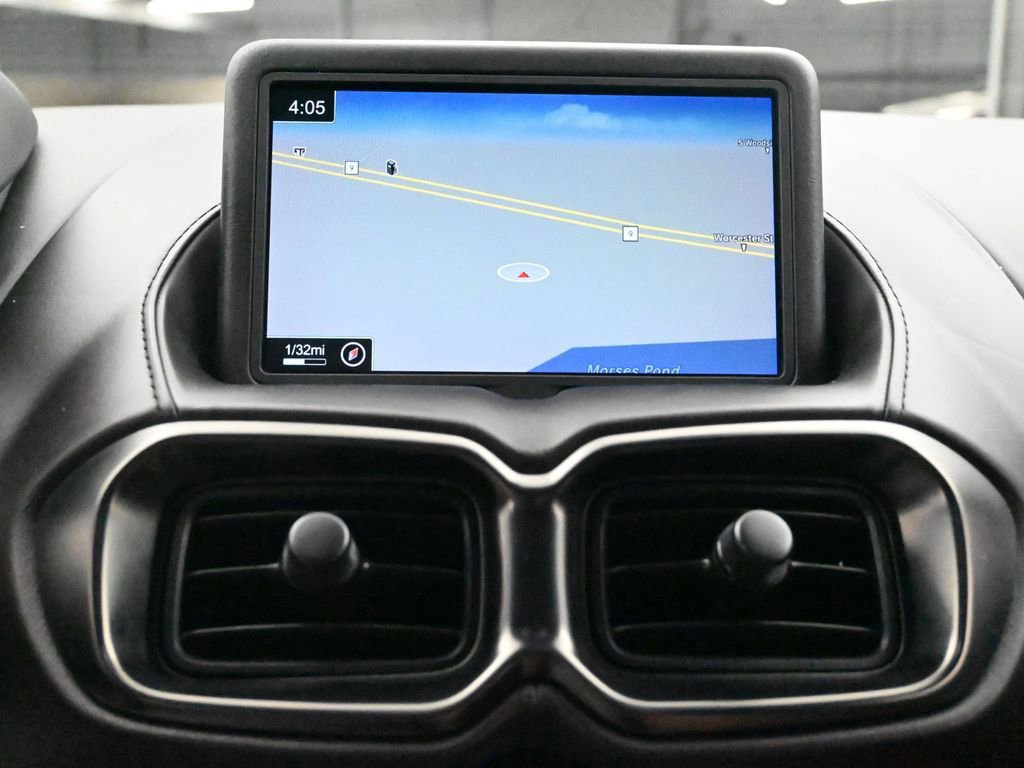 Used 2019 Aston Martin V8 Vantage Coupe image 16