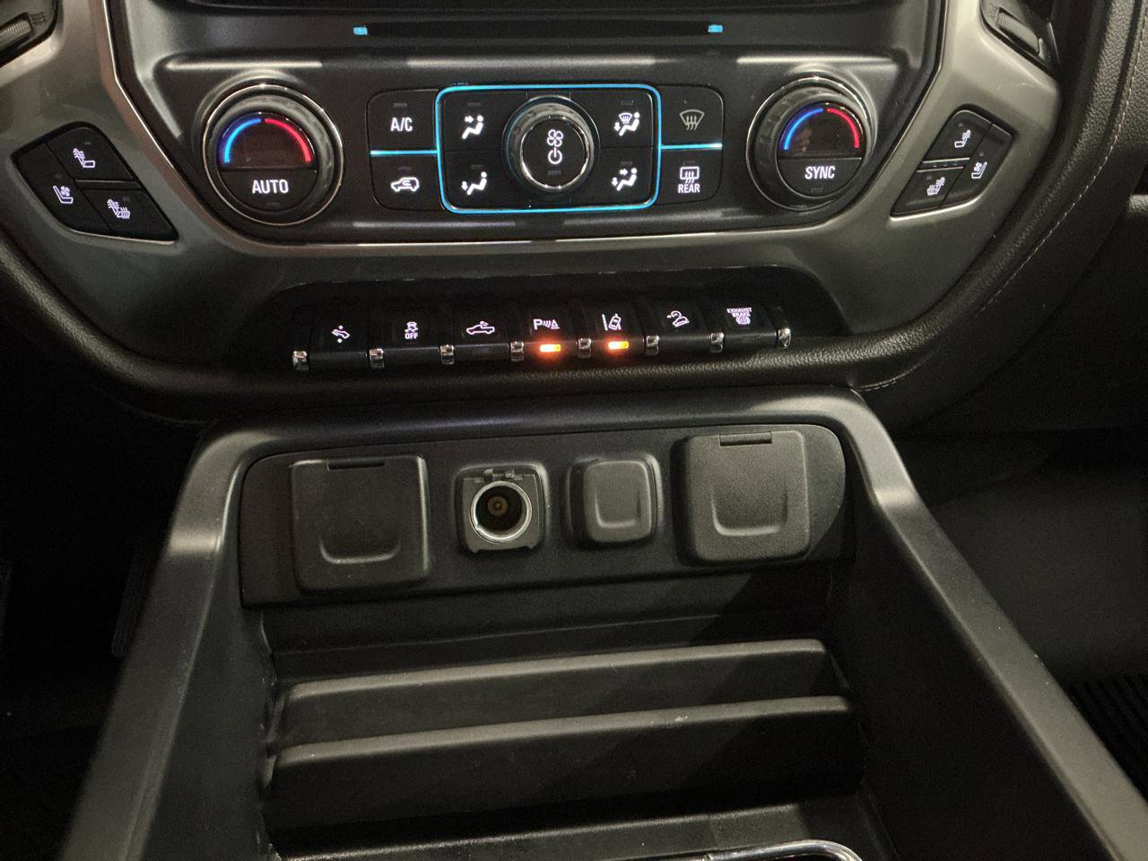Used 2019 Chevrolet Silverado 2500 LTZ w/ Duramax Plus Package AWD/4WD image 20