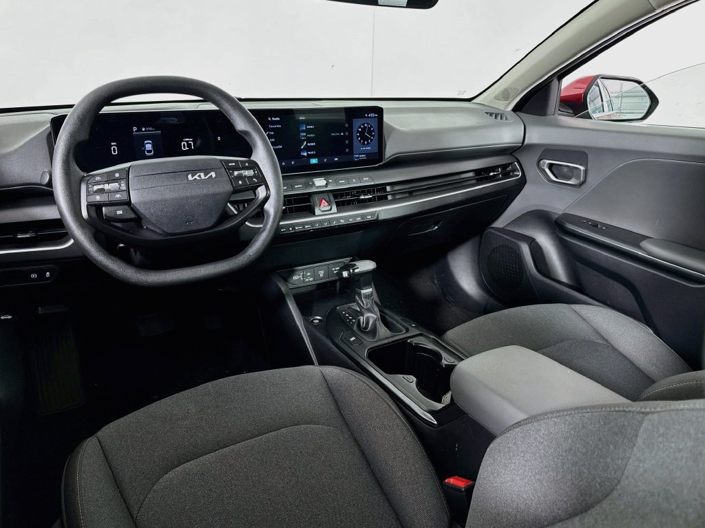 Used 2025 Kia K4 FWD image 25