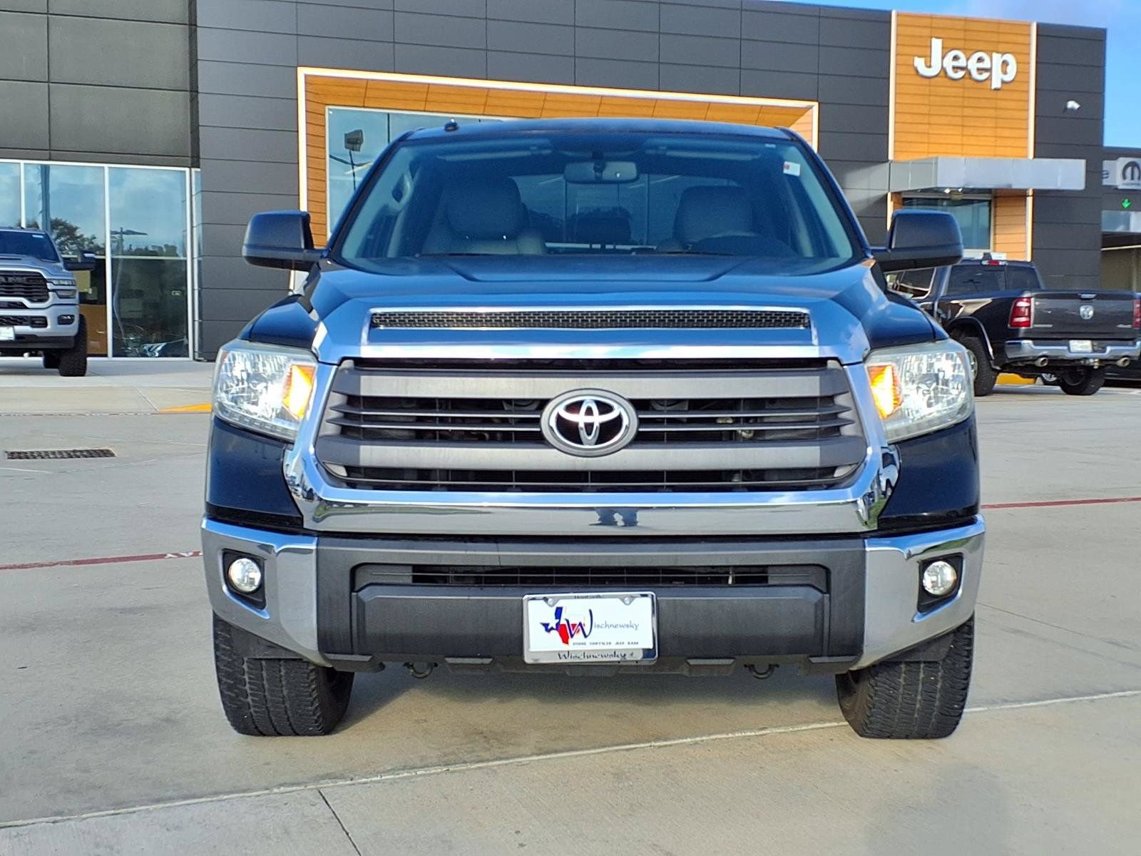 Used 2014 Toyota Tundra SR5 w/ SR5 Upgrade Package RWD image 4