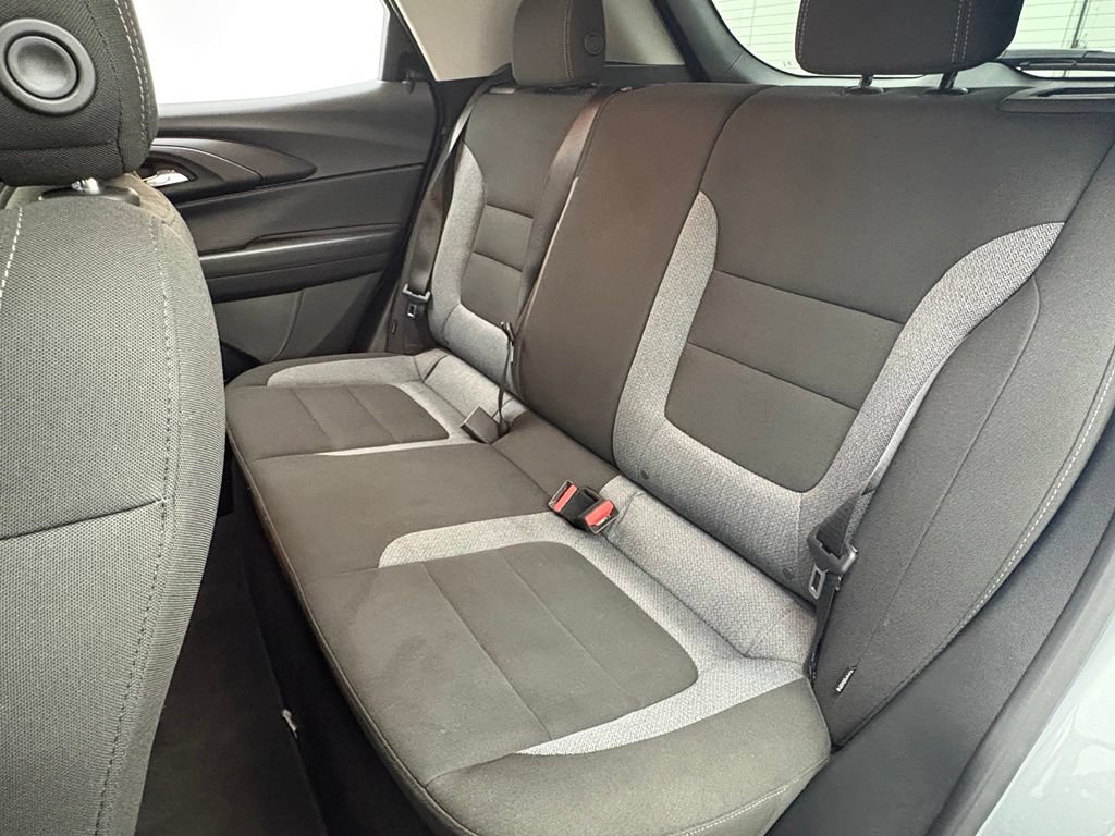 Used 2025 Chevrolet TrailBlazer LT FWD image 33