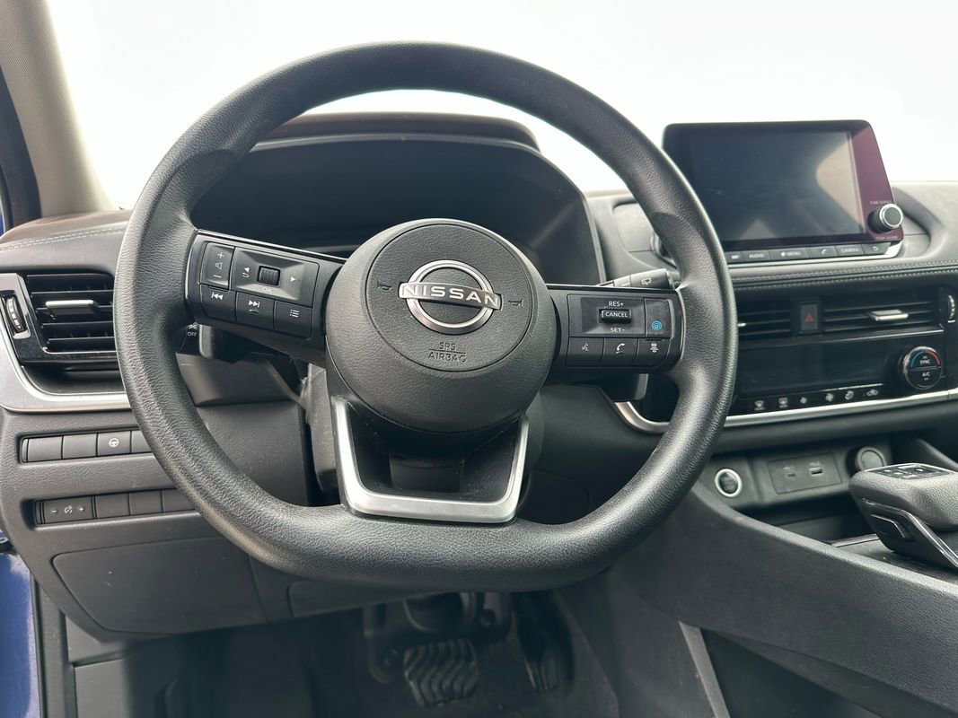 Used 2022 Nissan Rogue SV image 39