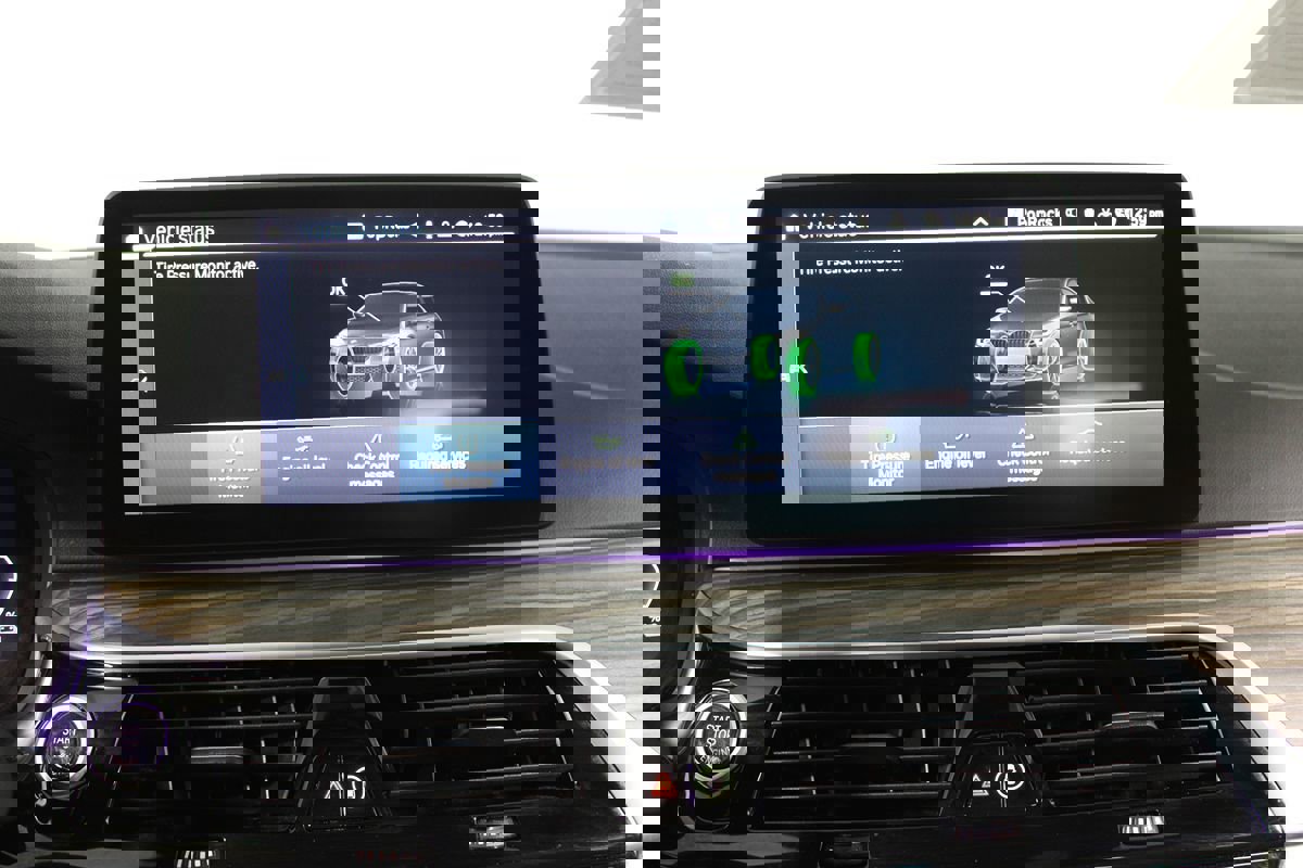 Used 2023 BMW 530e 530e w/ M Sport Package image 26