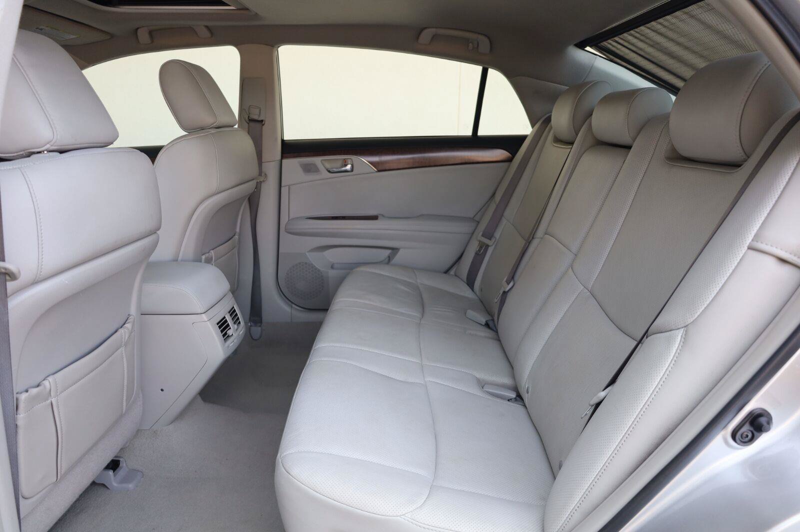 Used 2011 Toyota Avalon Limited FWD image 24