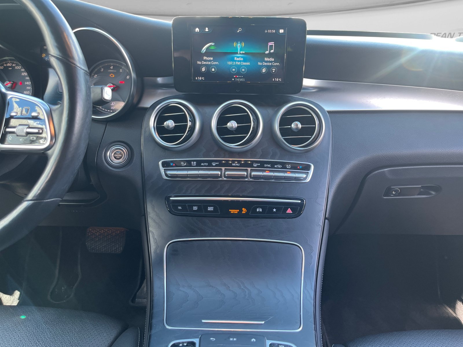 Used 2020 Mercedes-Benz GLC 300 4MATIC image 13