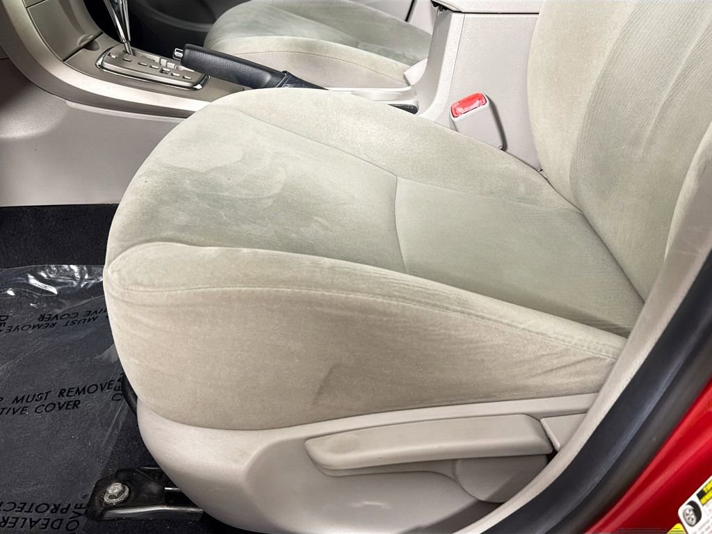 Used 2013 Toyota Corolla LE image 19