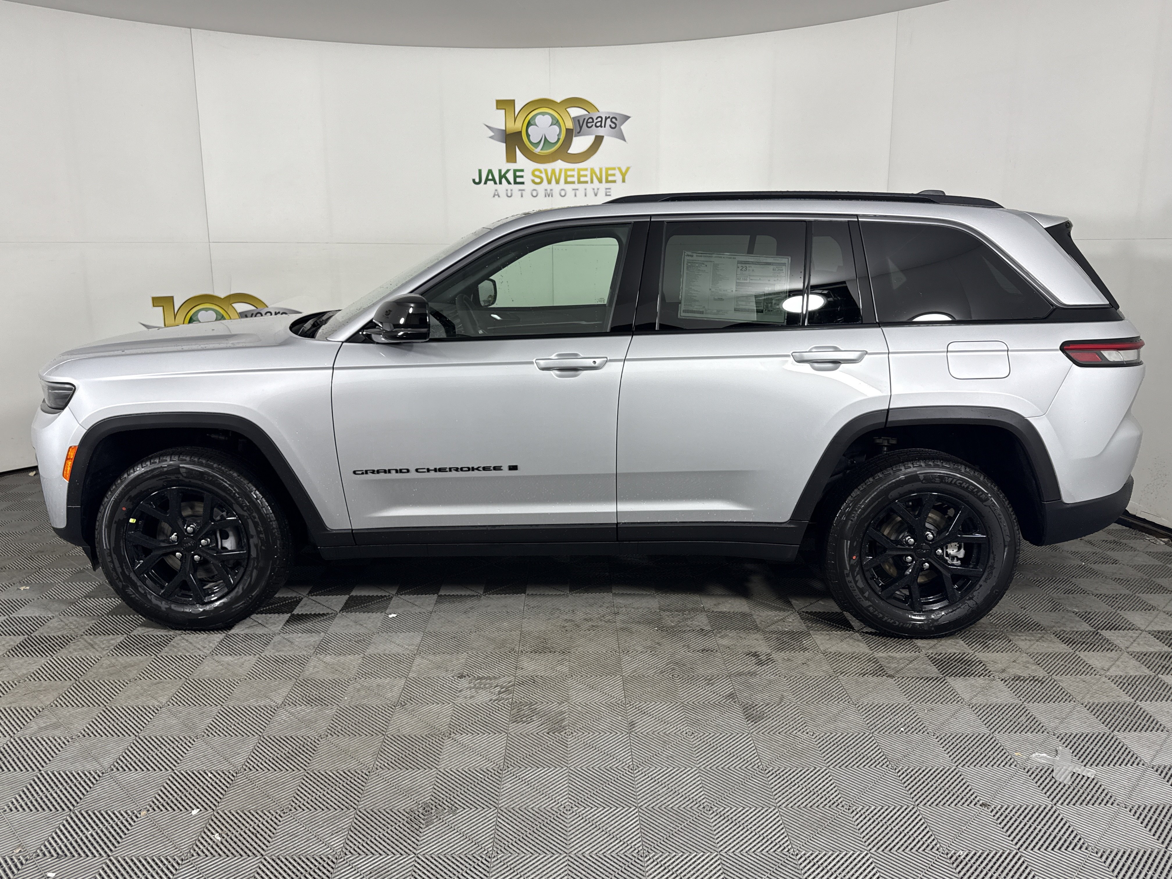 New 2026 Jeep Grand Cherokee Altitude AWD/4WD image 5