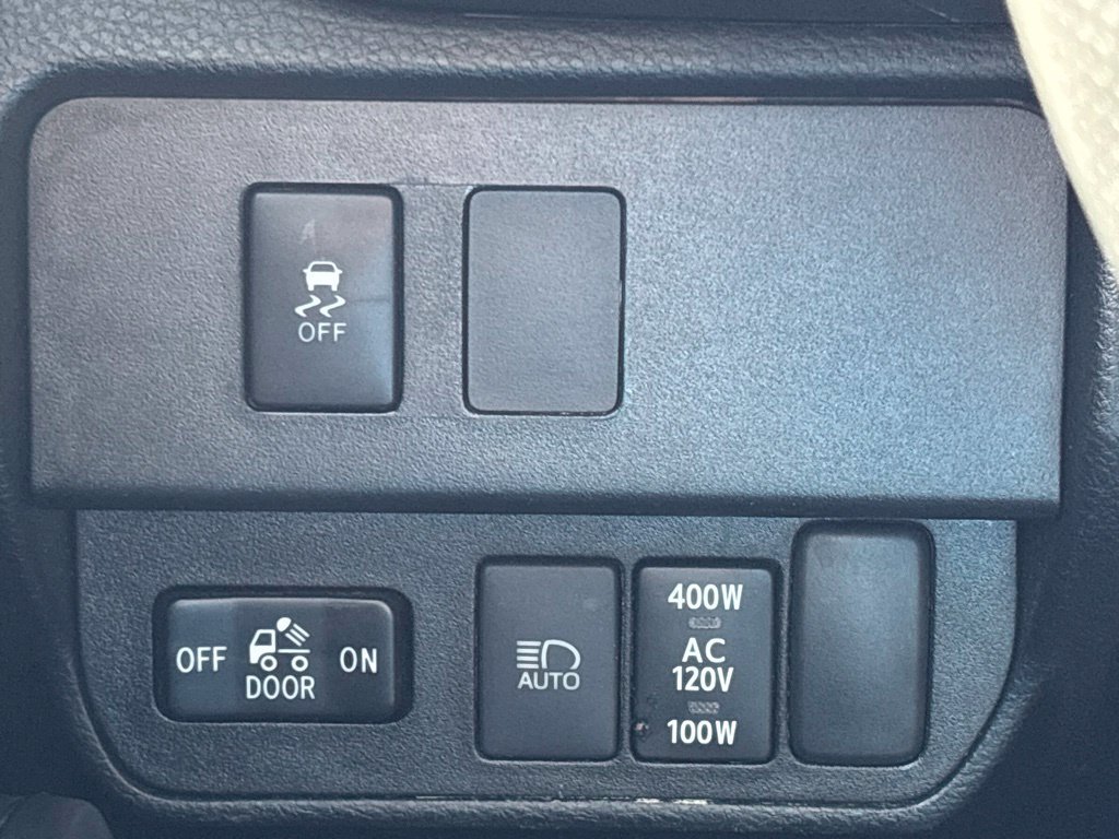 Used 2021 Toyota Tacoma TRD Off-Road AWD/4WD image 25