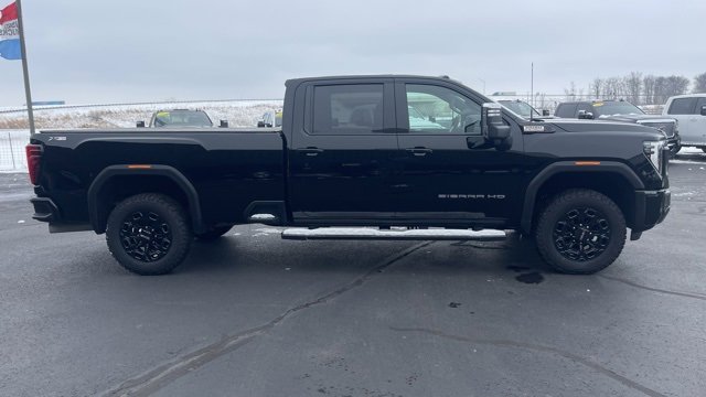 Used 2024 GMC Sierra 2500 SLT w/ SLT Premium Package image 8