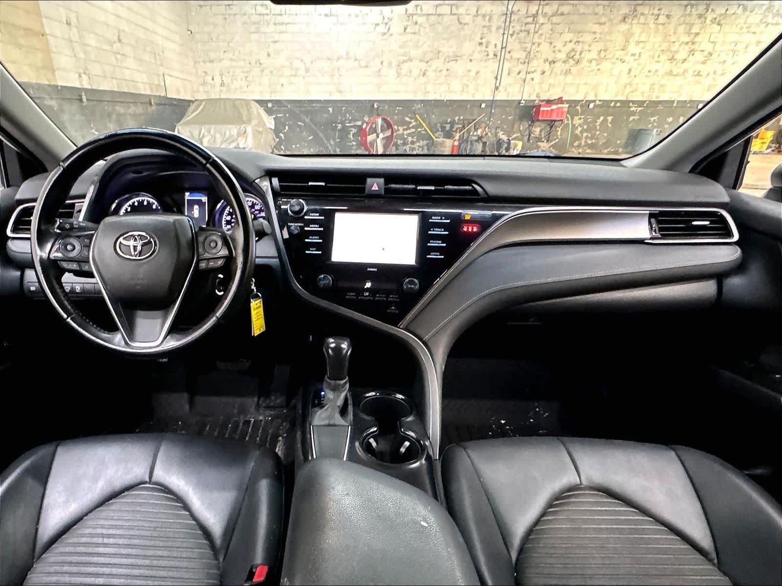 Used 2020 Toyota Camry SE FWD image 17