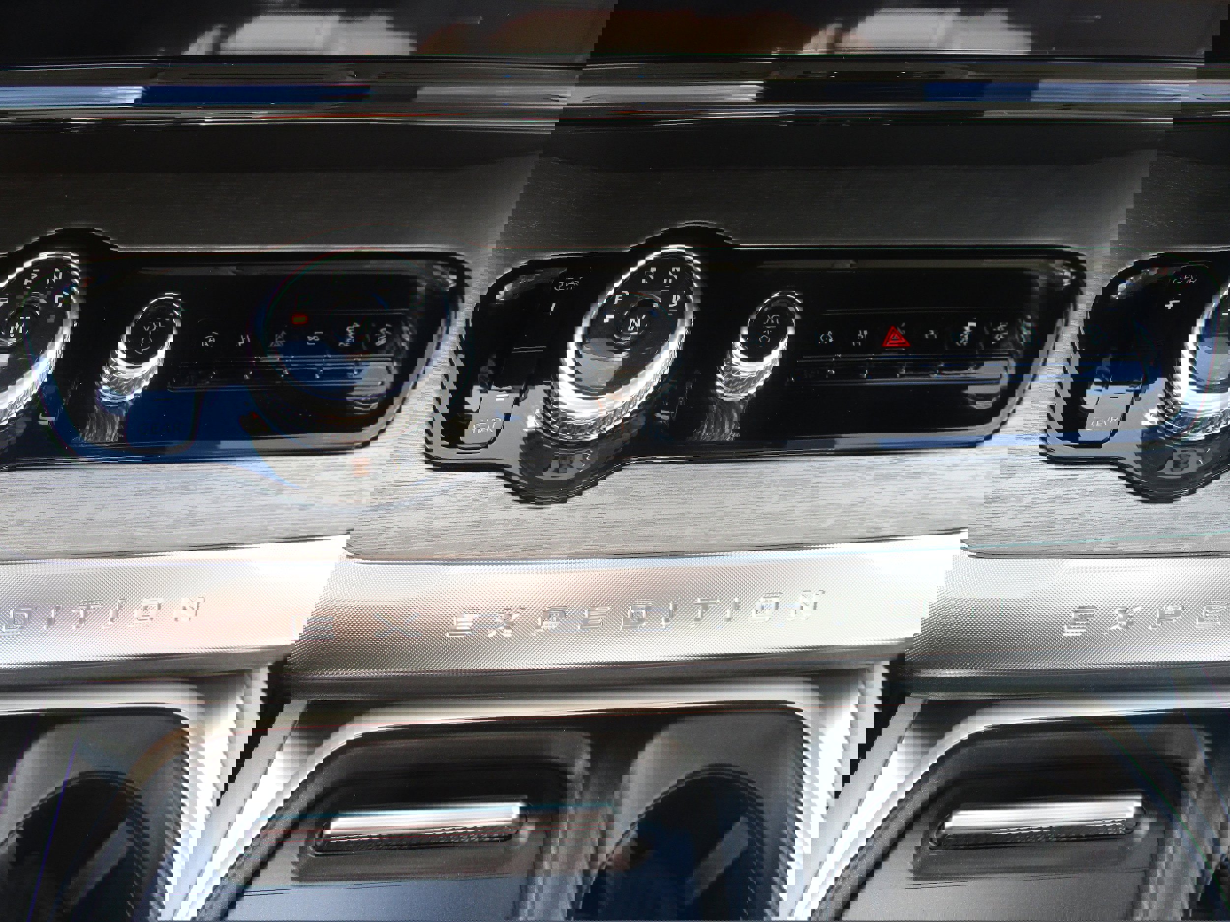 Used 2025 Ford Expedition Platinum image 28